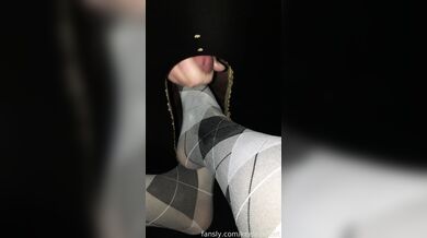 Keeleyk, Feet Jerking Stranger In The Gloryhole Club Onlyfans Video Leaked