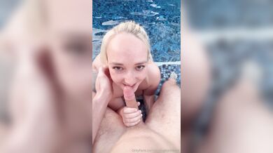 Lovinglexiekent, Thick Bikini Babe Sucking Cock In The Pool Onlyfans Video Leaked