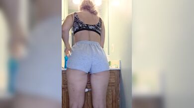 Lustystasia, Teasing Her Big Butt In Bathroom Onlyfans Video Leaked