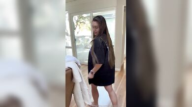 Aliciawaldner, Thick Girlfriend Teasing In The Living Room Onlyfans Video Leaked