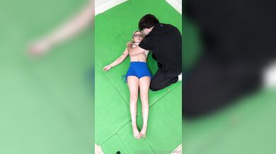 StretchMasters, Charli O , Blonde Glasses Thicc Babe Getting Her Pussy Stretched Onlyfans Video Leaked