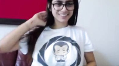 Mia Khalifa, Arab Girl Boob Tease Onlyfans Video Leaked