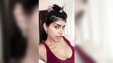 Mia Khalifa, Feet Show Off And Smoking Onlyfans Video Leaked