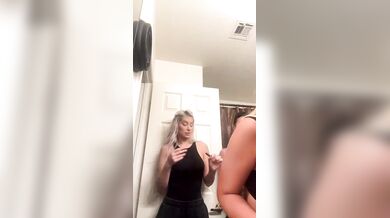 Tana Mongeau, Live Stream Makeup Tits Slip Onlyfans Video Leaked