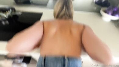 Lilylanes, Blonde Babe Getting Fucked On The Kitchen Counter Top Onlyfans Video Leaked