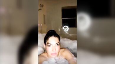 Lyna Perez, Thicc Ass Brunette Solo Bubble Bathtub Tease Onlyfans Video Leaked
