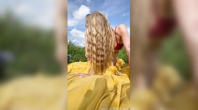 Ellie McQueen, Horny Couple Condom Fucking In The Outdoor Fields Onlyfans Video Leaked