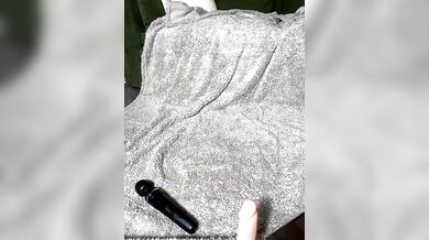 Lamhard, LamarCharez, Short Hair Glasses Chick In Red Lingerie Plays With Herself Onlyfans Video Leaked