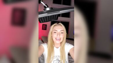 MissBehavin, Lauren Wild, Blonde Thicc Babe Daily VLOG Onlyfans Video Leaked