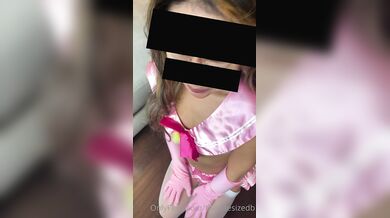 Thebitesizedbitch - blowing dildo
