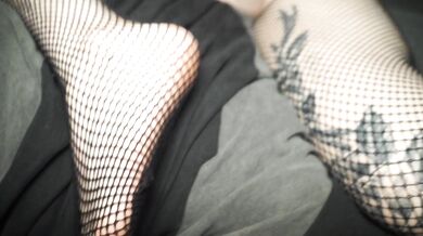 Hon3yxMilk, Bee Vannian, Frankie Vanian, Tattoo Goth Girl POV Sextape Onlyfans Video Leaked