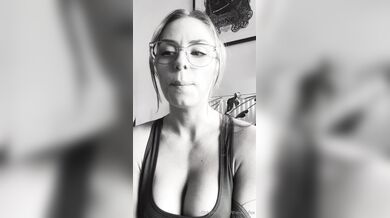 TheIvoryFox, Redhead Hotwife Sexy Storytime Onlyfans Video Leaked