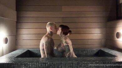 TigerLilly, Thicc Tattoo Babe Sloppy Blowjob In Sauna Onlyfans Video Leaked