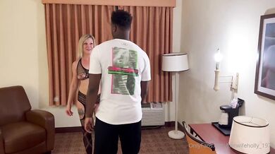 HotWifeHolly_1971, HotWifeHolly, HollyQOS, SeanTuckerBBC, Cuckold Husband Cleansup Hotwife MILFS BBC Creampie Onlyfans Video Leaked