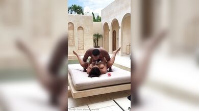 Alanna Pow, Thicc BBW Babe Gets Plowed By BBC Black Bull in Jacuzzi Suite Bed Hotel Room Onlyfans Video Leaked