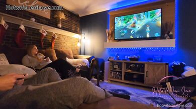 HotWifeLexiLove, Lucky Fan Gets To Play Games And Creampie Their Favorite MILF Onlyfans Video Leaked