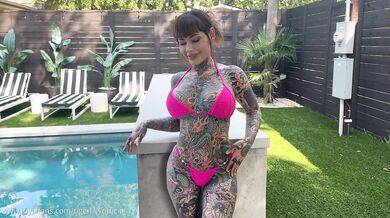 TigerLilly, Goth Tattoed Thicc Babe Squirting And Cumming All Over The Pool Onlyfans Video Leaked