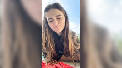 Megnutt02, Big Booty Teen Poolside Bikini Tease Onlyfans Video Leaked