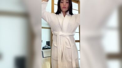 Aishah Sofey, Chinese Dress Big Booty Tease Onlyfans Video Leaked