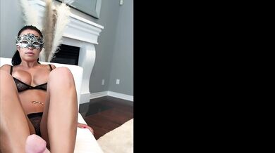 Miss Lexa, Sexy Masked MILF Wants You To Cum On Her Feet Onlyfans Video Leaked