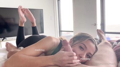 Madiiitay, Thicc Girlfriend Sucks Dick at Home Onlyfans Video Leaked