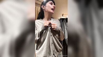 Mia Khalifa, Dressing Room Try On Haul Onlyfans Video Leaked
