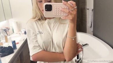 Breckie Hill, Titty Play Nipslip Onlyfans Video Leaked