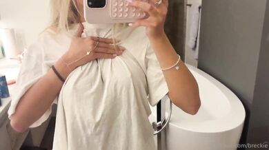 Breckie Hill, Titty Play Nipslip Onlyfans Video Leaked