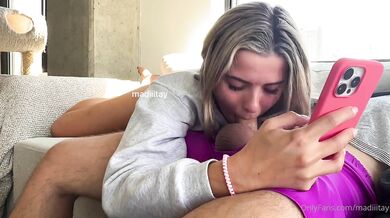 Madiiitay, Blowjob While Scrolling Social Media Onlyfans Video Leaked