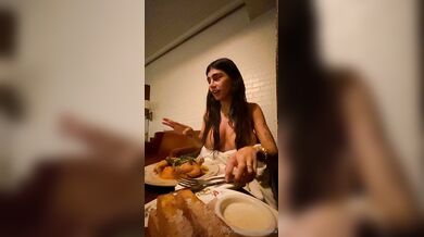 Mia Khalifa, Cute Arab Babe Having Dinner Topless Onlyfans Video Leaked