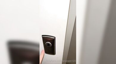 QuinnFinite, Bronwin Aurora, Risky Elevator FFM Threesome POV Sextape Onlyfans Video Leaked