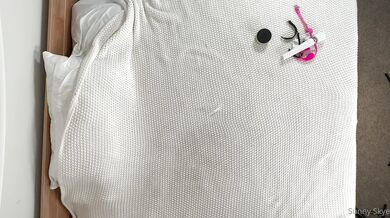 SunnySkye, Latex Lingerie Handcuffed And Cummed Onlyfans Video Leaked