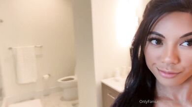 Sophie Vanmeter, Clear Dildo Shower Fuck Onlyfans Video Leaked