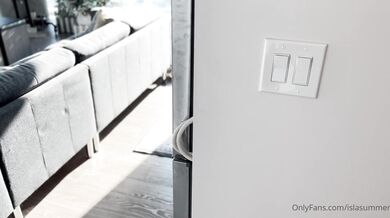 Isla Summer, Hotwife Kitchen Quickie Onlyfans Video Leaked - XXTHOTS