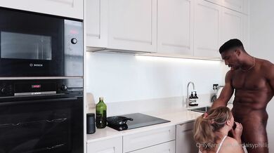 Lilly phillips × Mike Williams